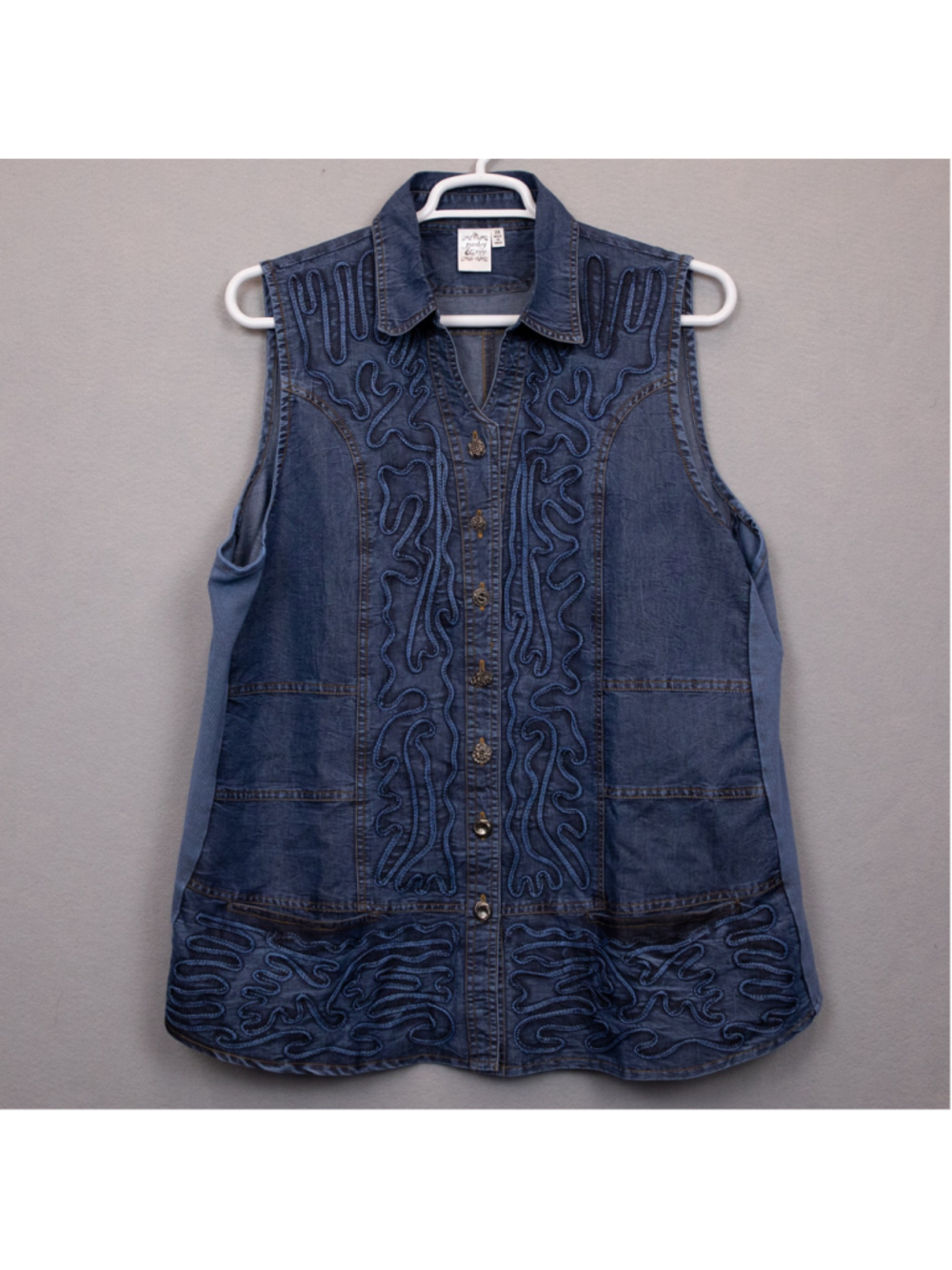 Parsley & Sage chambray embroidered sleeveless button down tunic top-2X